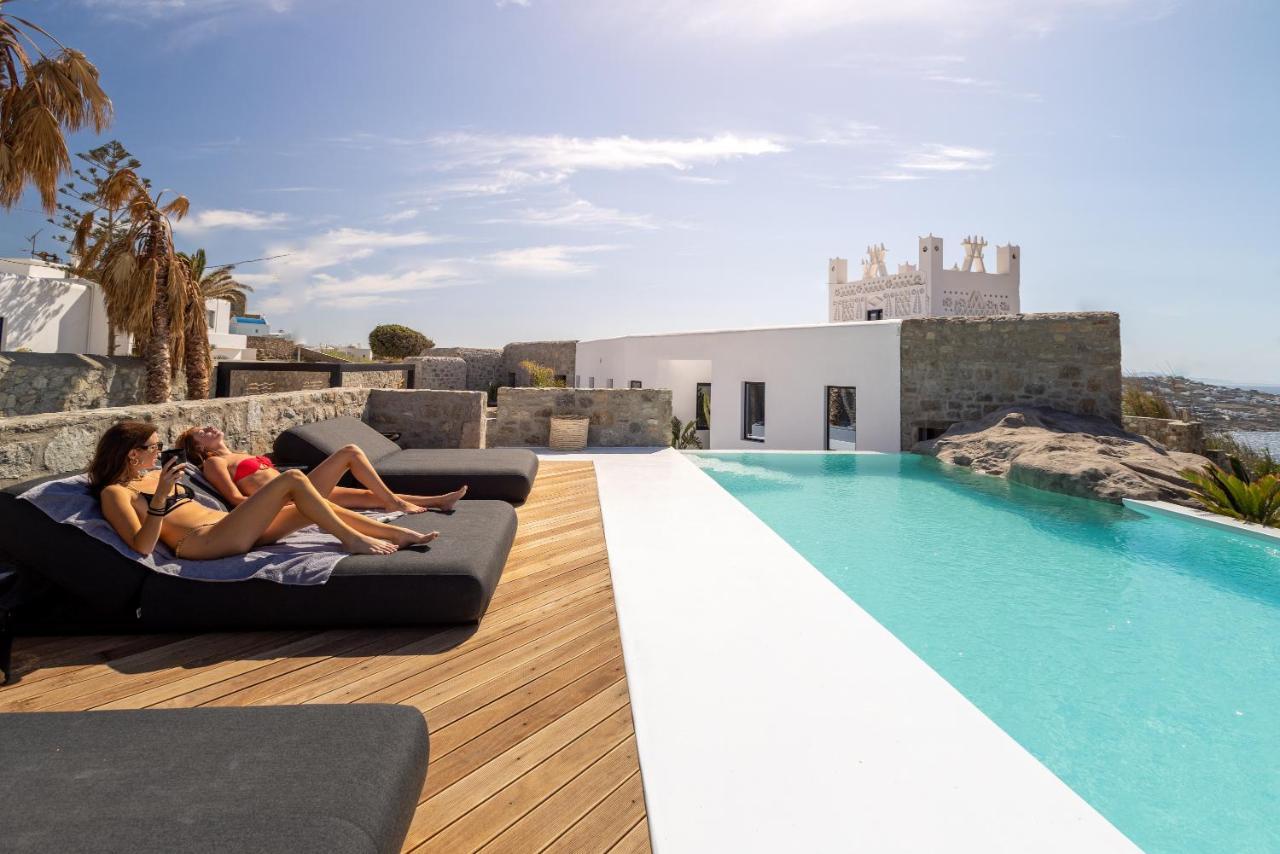 Black Villa- Cave Heated Pool Villa *